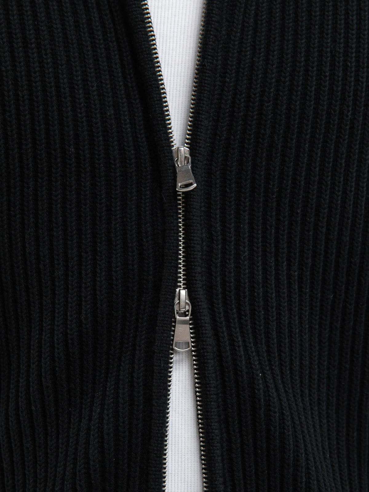 L'atelier Line Knit Zipper | Black