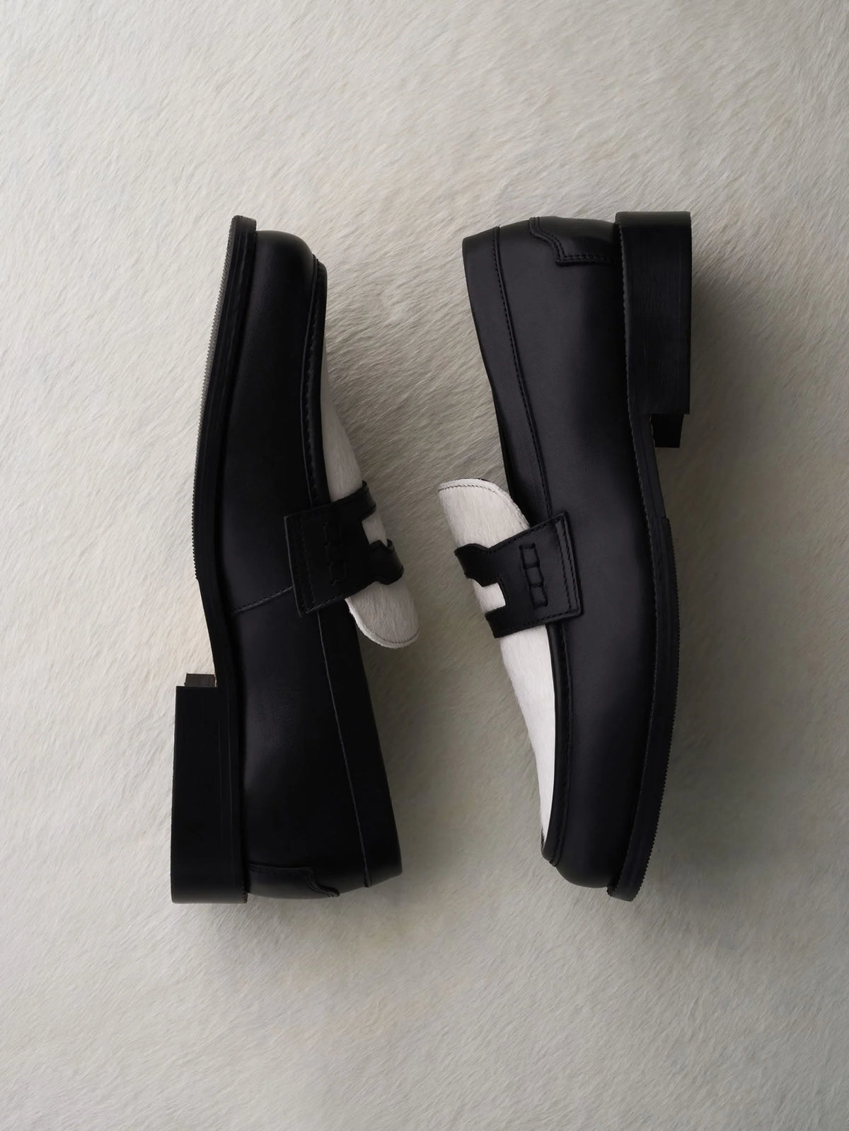 Reternity Le Metropolitan Loafers Black White