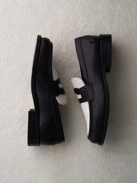 Reternity Le Metropolitan Loafers Black White