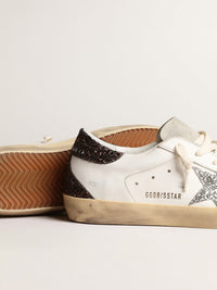 Golden Goose Sneakers Super-Star Donna con stella argento e talloncino in glitter marroni