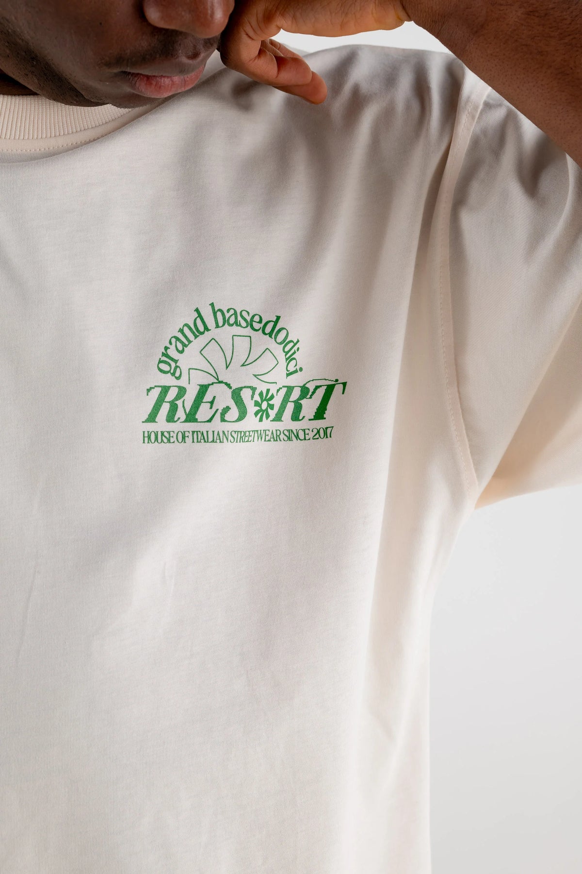 Basedodici T-Shirt “RESORT” Grand Resort Cream