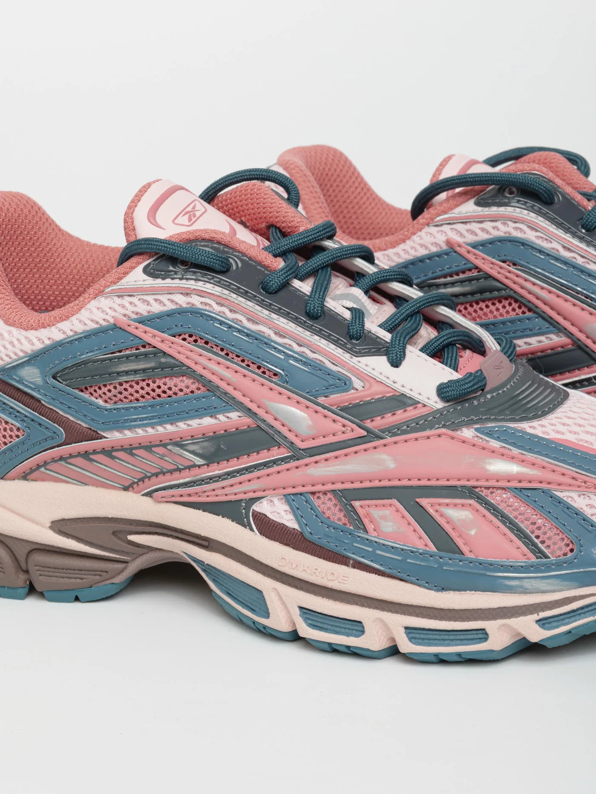 Reebok LTD Premier Road Ultra Sneakers Gentle Pink