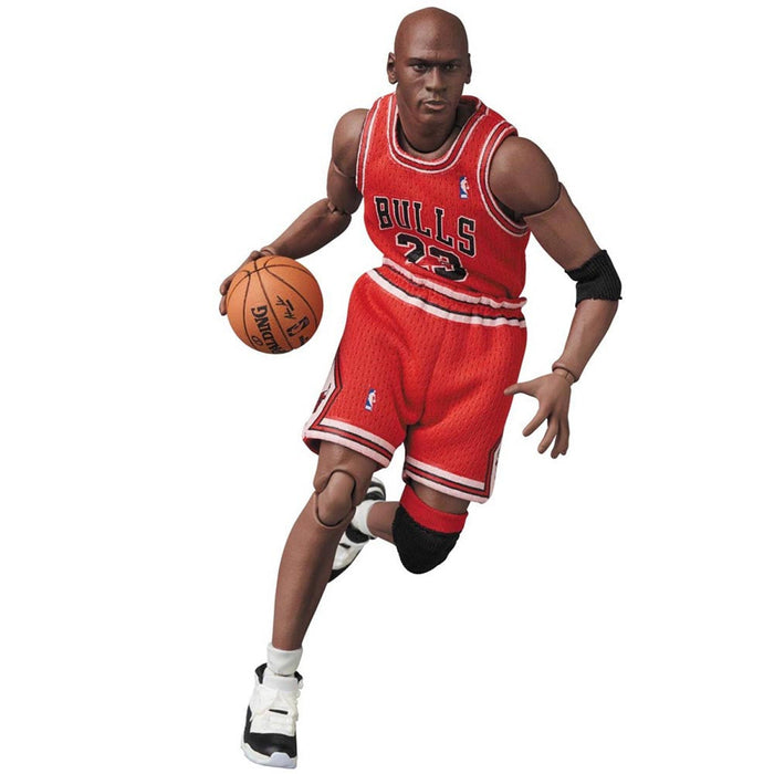 MAFEX Michael Jordan Chicago Bulls Action Figure