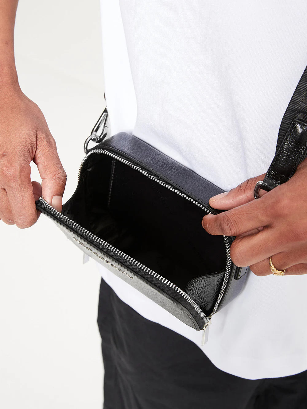 Reternity Shoulder Bag - Black