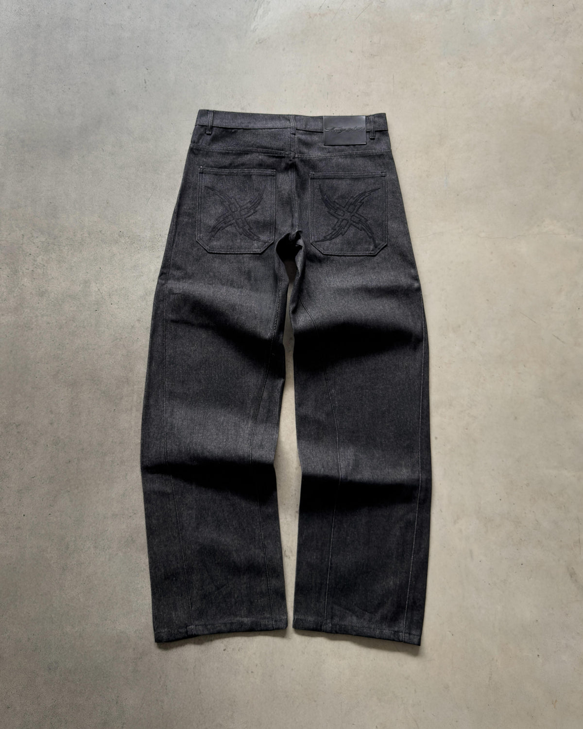 Formy Studio Denim Raw Triple Black
