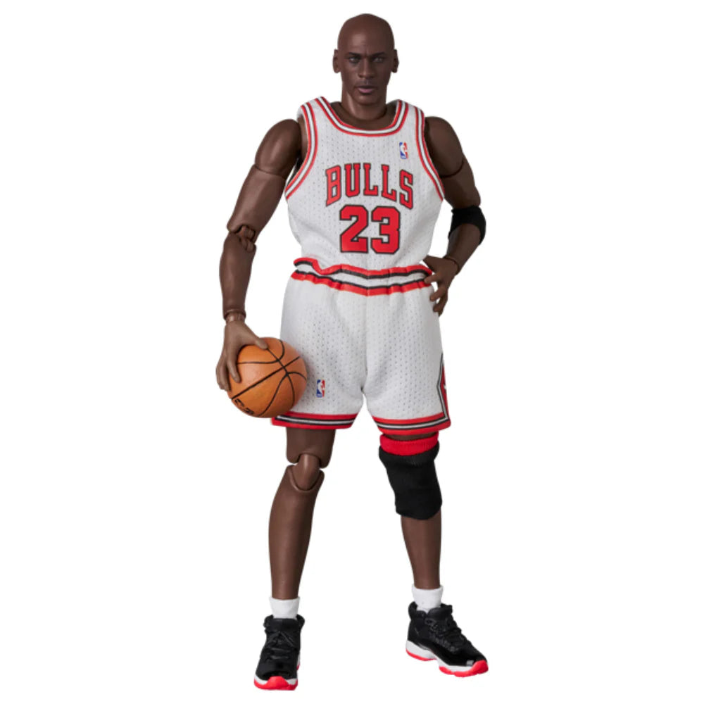 MAFEX Michael Jordan Chicago Bulls Home Action Figure