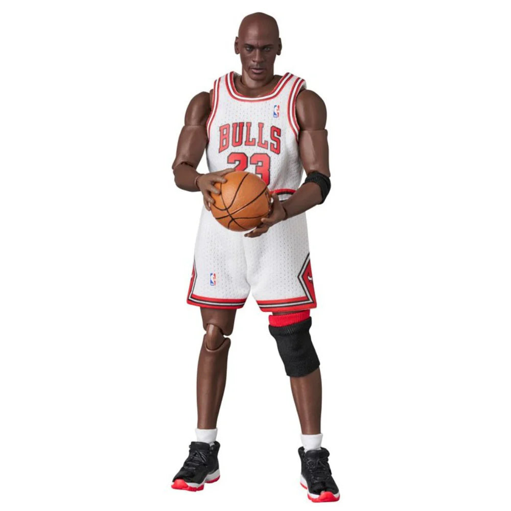 MAFEX Michael Jordan Chicago Bulls Home Action Figure