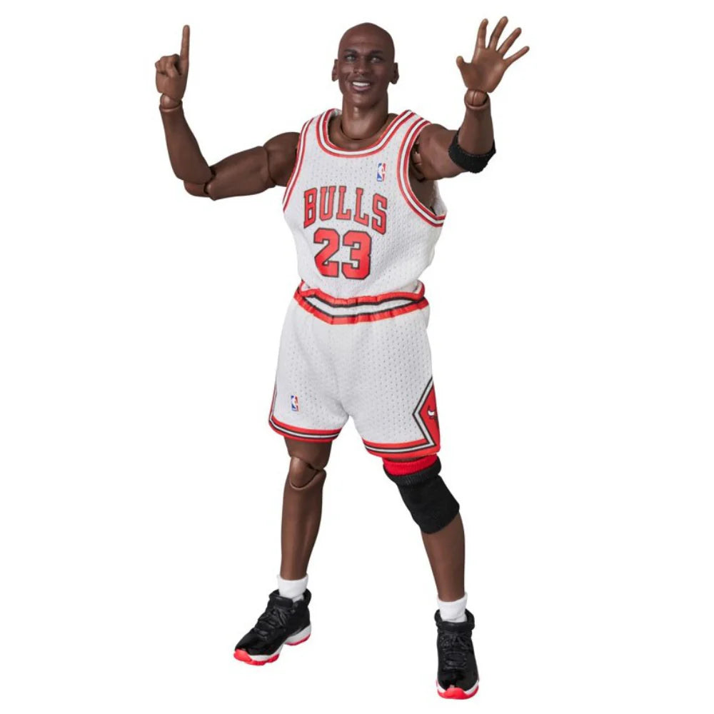 MAFEX Michael Jordan Chicago Bulls Home Action Figure