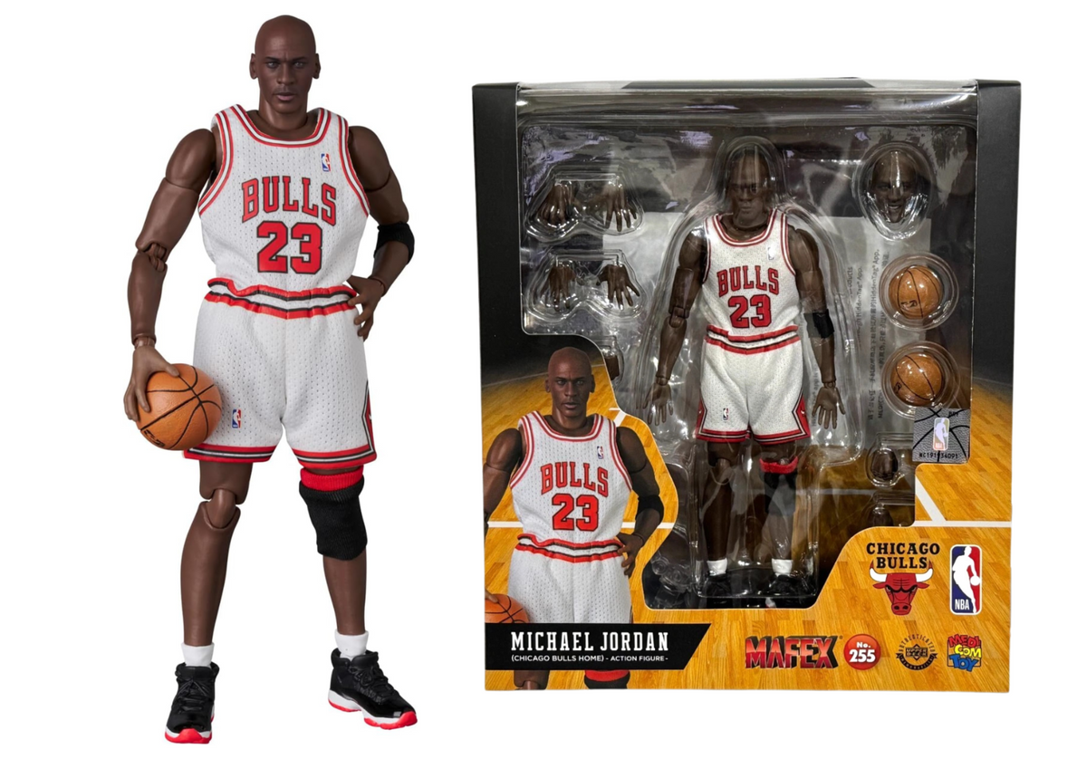 MAFEX Michael Jordan Chicago Bulls Home Action Figure