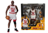 MAFEX Michael Jordan Chicago Bulls Home Action Figure