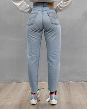Load image into Gallery viewer, LEVI&#39;S 501 Woman Jeans Revisited Light Blue Washed