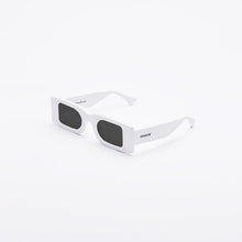 Load image into Gallery viewer, Savachi Sunglasses Jaram White/Black