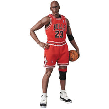 Carica l&#39;immagine nel visualizzatore di Gallery, Medicom Toy MAFEX Michael Jordan Chicago Bulls Action Figure