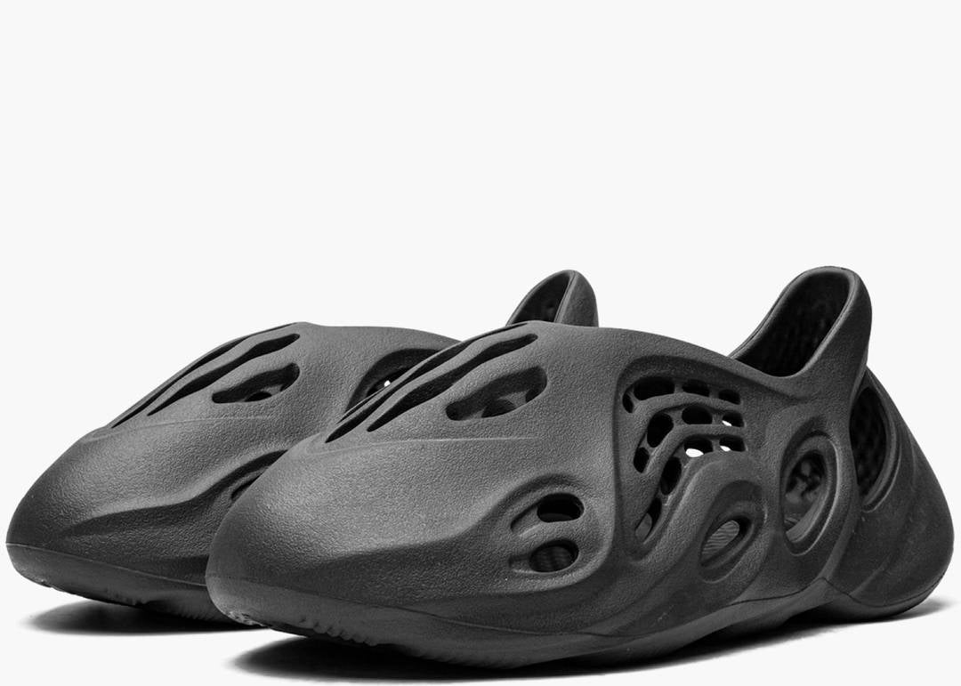 Adidas Yeezy Foam RNNR Onyx – BASECESENA - Main Image