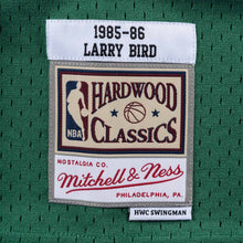 Carica l&#39;immagine nel visualizzatore di Gallery, Mitchell &amp; Ness Boston Celtics Hardwood Classics Swingman Jersey